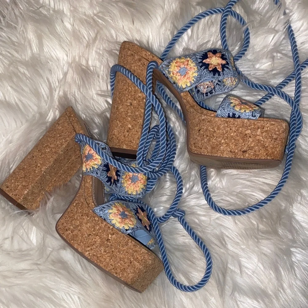 Steve Madden Light Blue Floral Embroidered Cork Platform Sandals